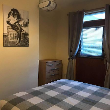 No 5 Newly Refurbished 4 Bedroom House Cononbridge Exterior foto