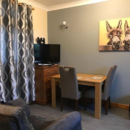 No 5 Newly Refurbished 4 Bedroom House Cononbridge Exterior foto