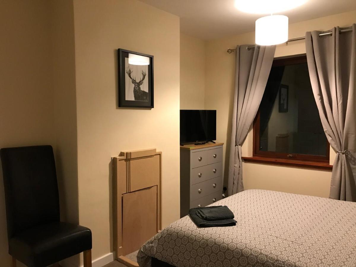 No 5 Newly Refurbished 4 Bedroom House Cononbridge Exterior foto