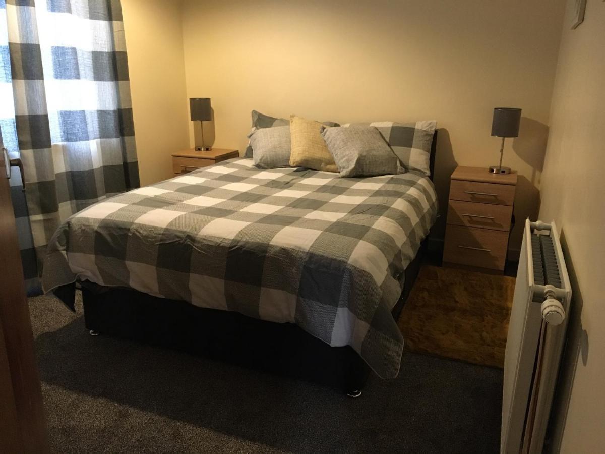 No 5 Newly Refurbished 4 Bedroom House Cononbridge Exterior foto