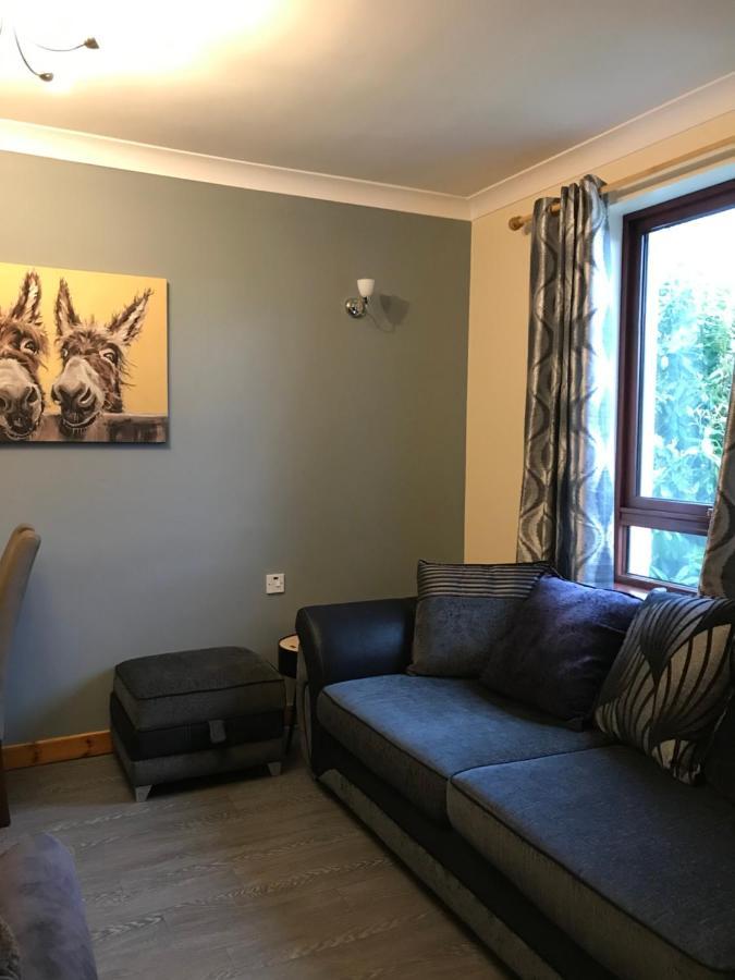 No 5 Newly Refurbished 4 Bedroom House Cononbridge Exterior foto