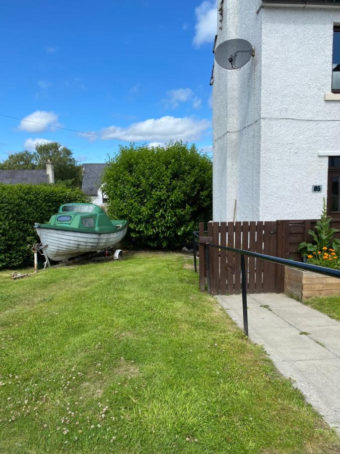 No 5 Newly Refurbished 4 Bedroom House Cononbridge Exterior foto